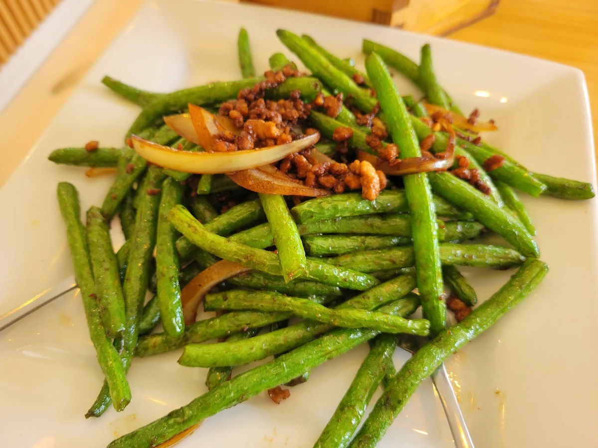 driedfried green beans with minced pork 肉松四季豆